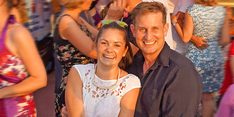 Tanzreise Hochzeitspaar tanzt